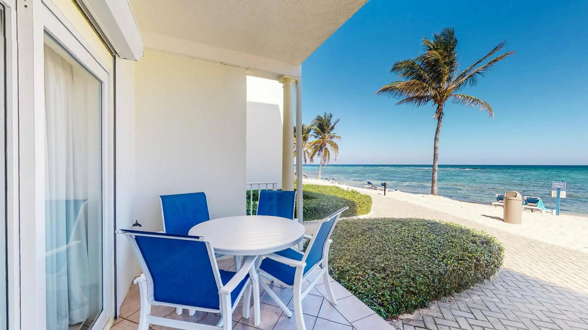 Wyndham Reef Resort, Grand Cayman East End