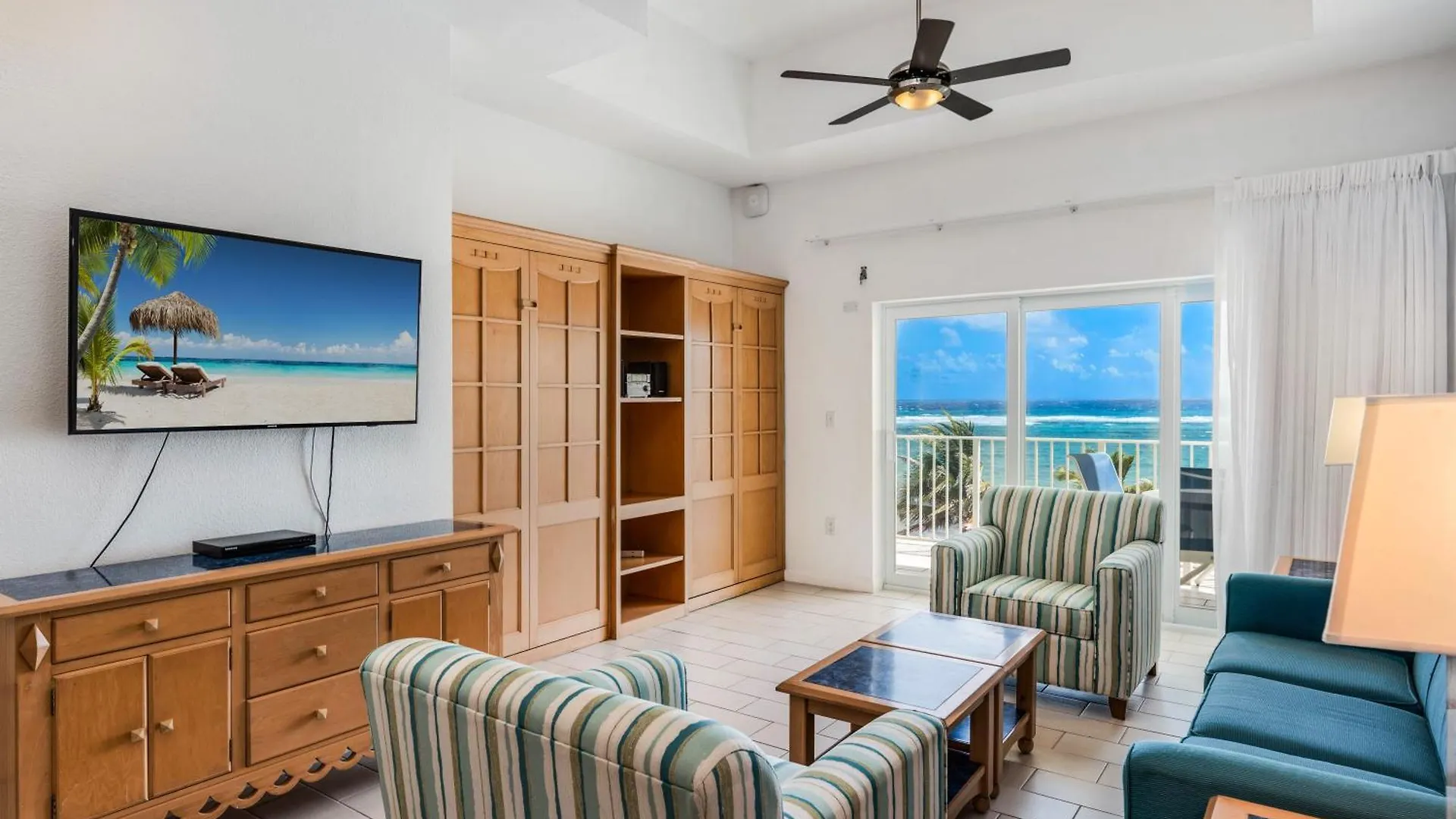 Wyndham Reef Resort, Grand Cayman East End