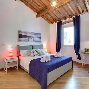 Apartment Mamo - Cindy Florence